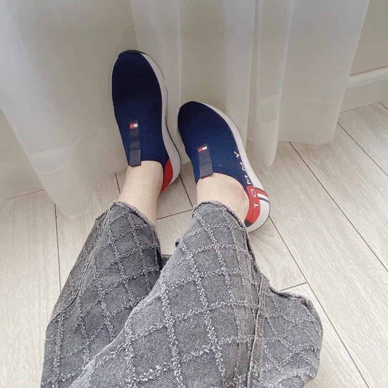 GIÀY NỮ TOMMY HILFIGER WOMEN's ALIAH SPORTY SLIP-ON SNEAKERS