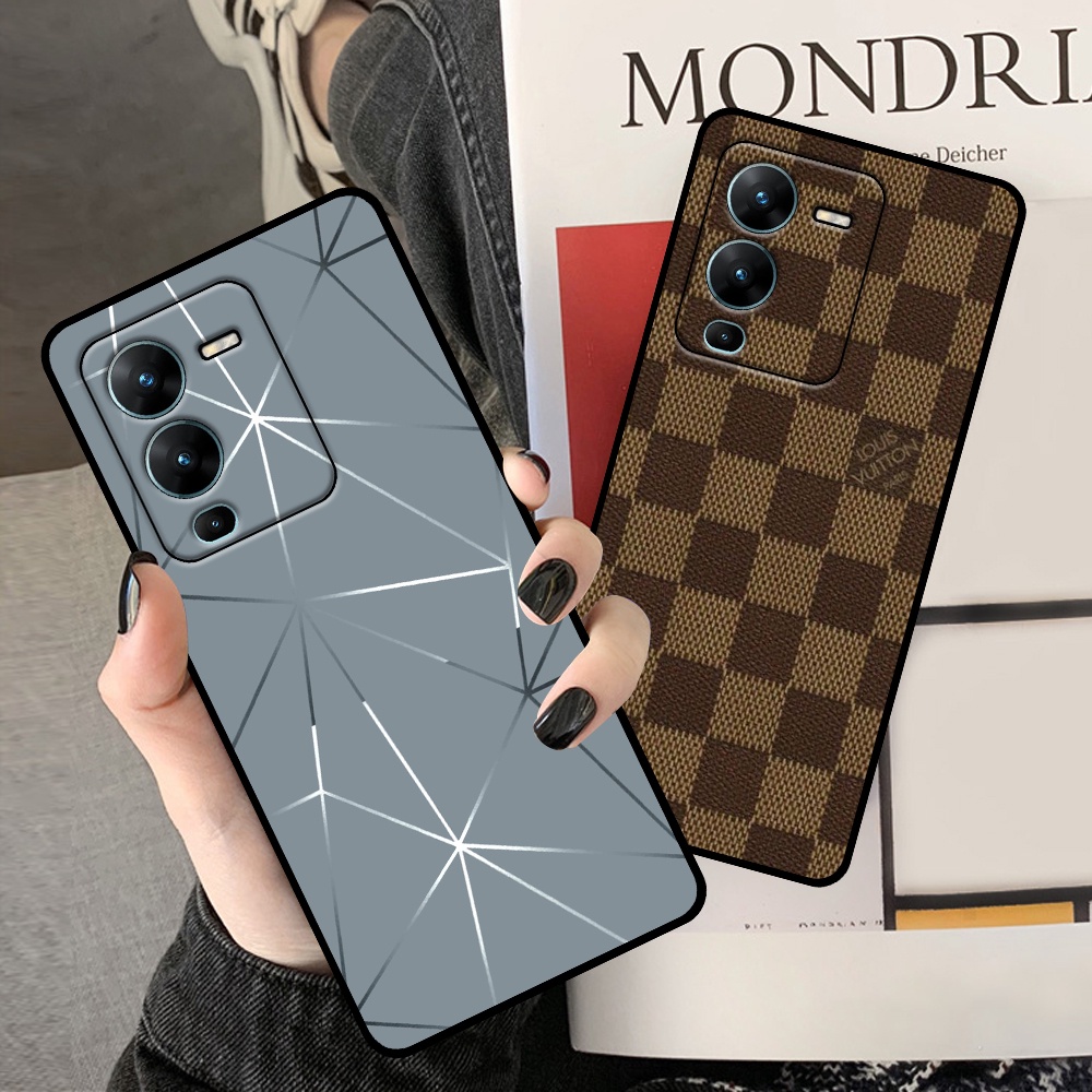 Ốp Vivo V25 Pro in hình thương hiệu LV, họa tiết xanh bạc siêu đẹp