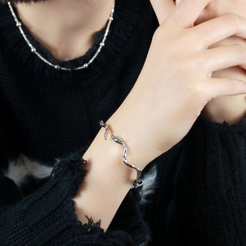 Vòng Tay Hợp Kim Cao Cấp Hình Rắn Thời Trang Cho Nữ