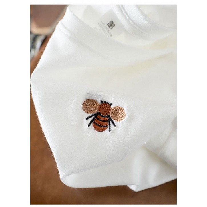 Áo Thun Tay Ngắn Dáng Rộng Màu Trắng Thêu Hình Chú Ong Nhỏ Thời Trang Mùa Hè 2023 Mới Cho Cặp Đôi