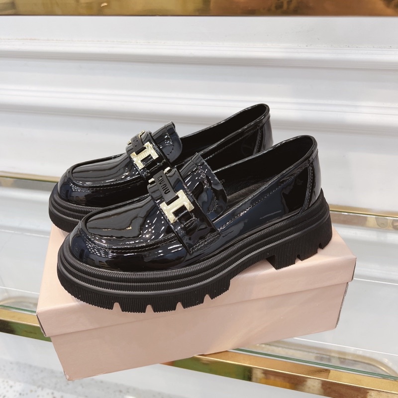 Miu miu khoá so hot