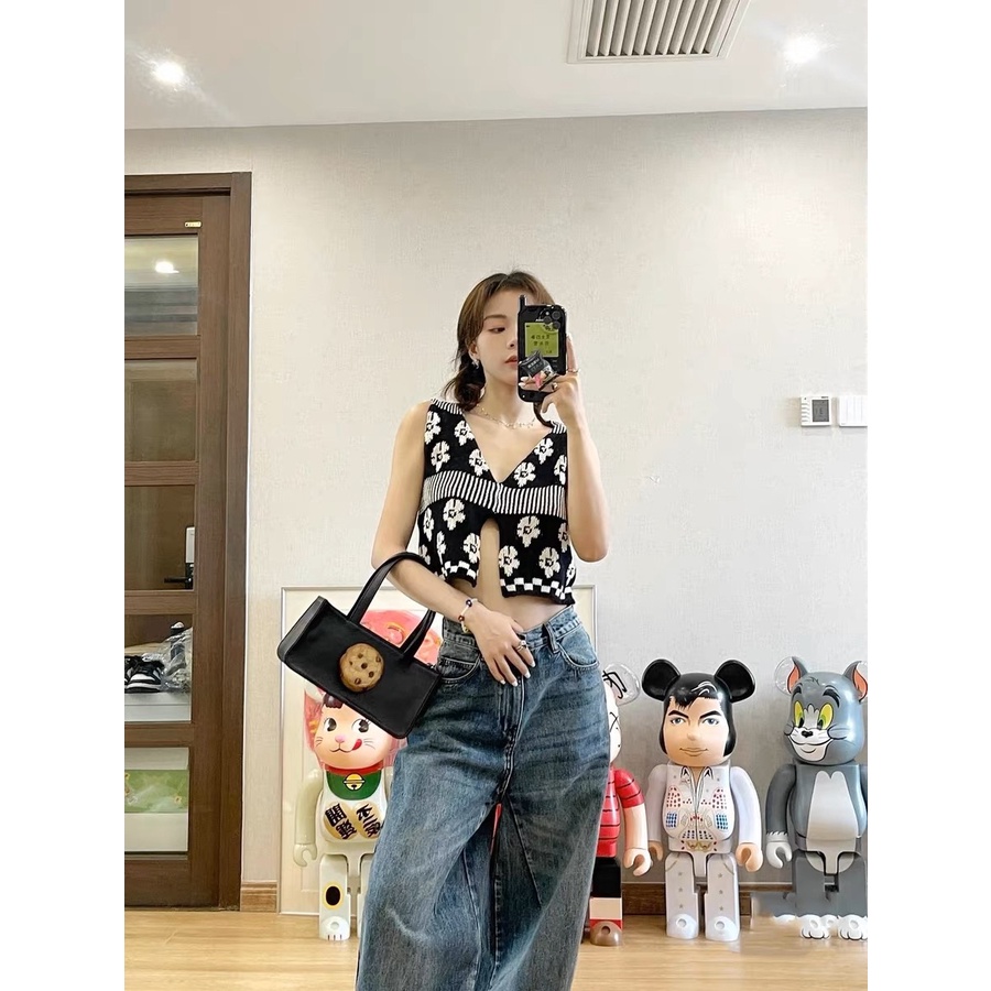 Áo Len Nữ Cộc Tay Cổ Tròn In Chữ Thời Trang