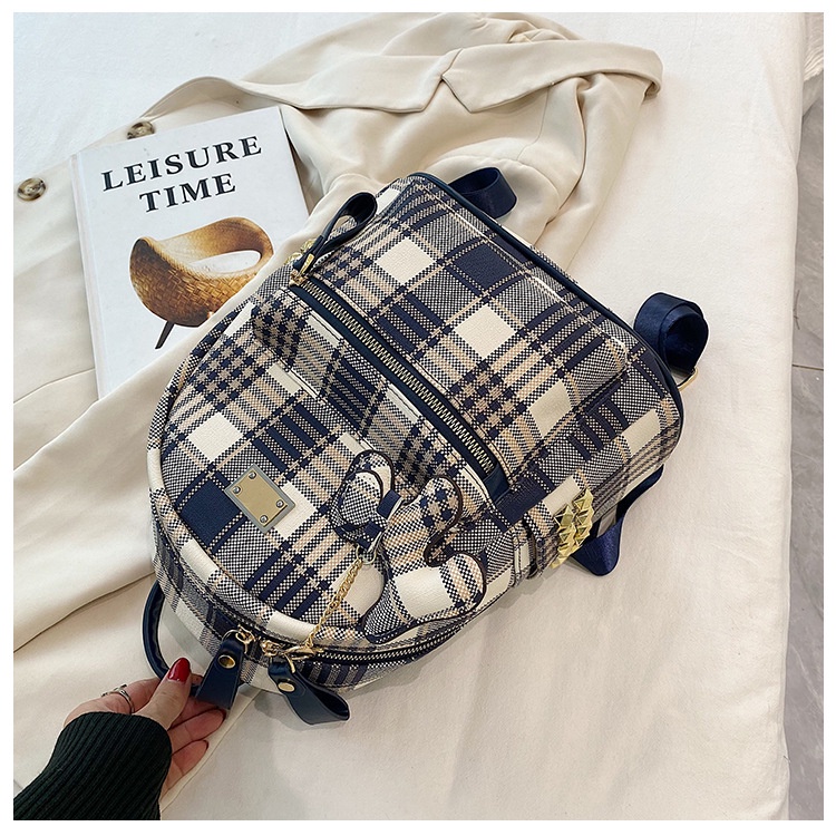 Ba Lô Da Kẻ Sọc Caro Đính Đinh Tán Thời Trang Cho Nữ