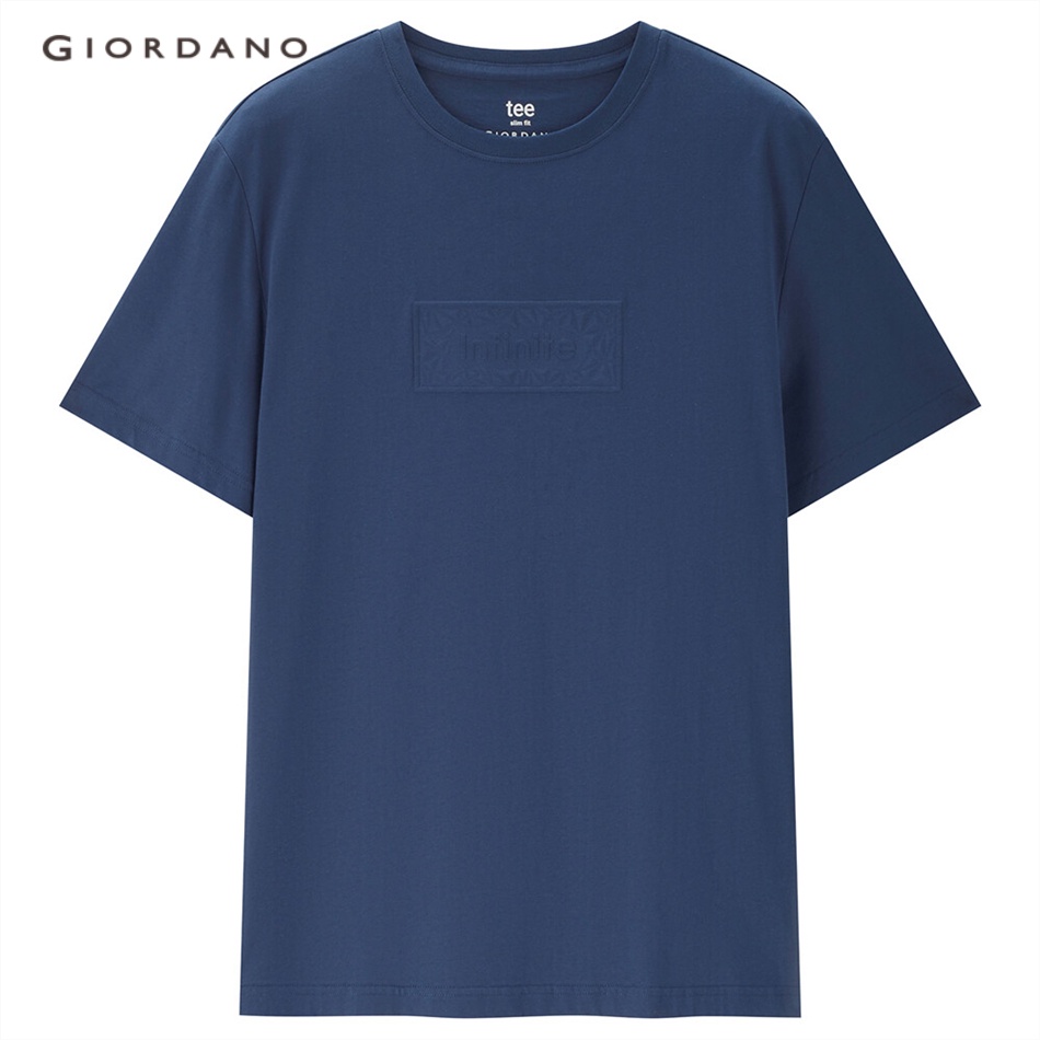 Áo thun GIORDANO 01023389 cotton tay ngắn dập nổi họa tiết chữ cái cho nam