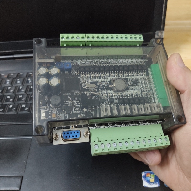 PLC Mitsubishi FX3U-24MT