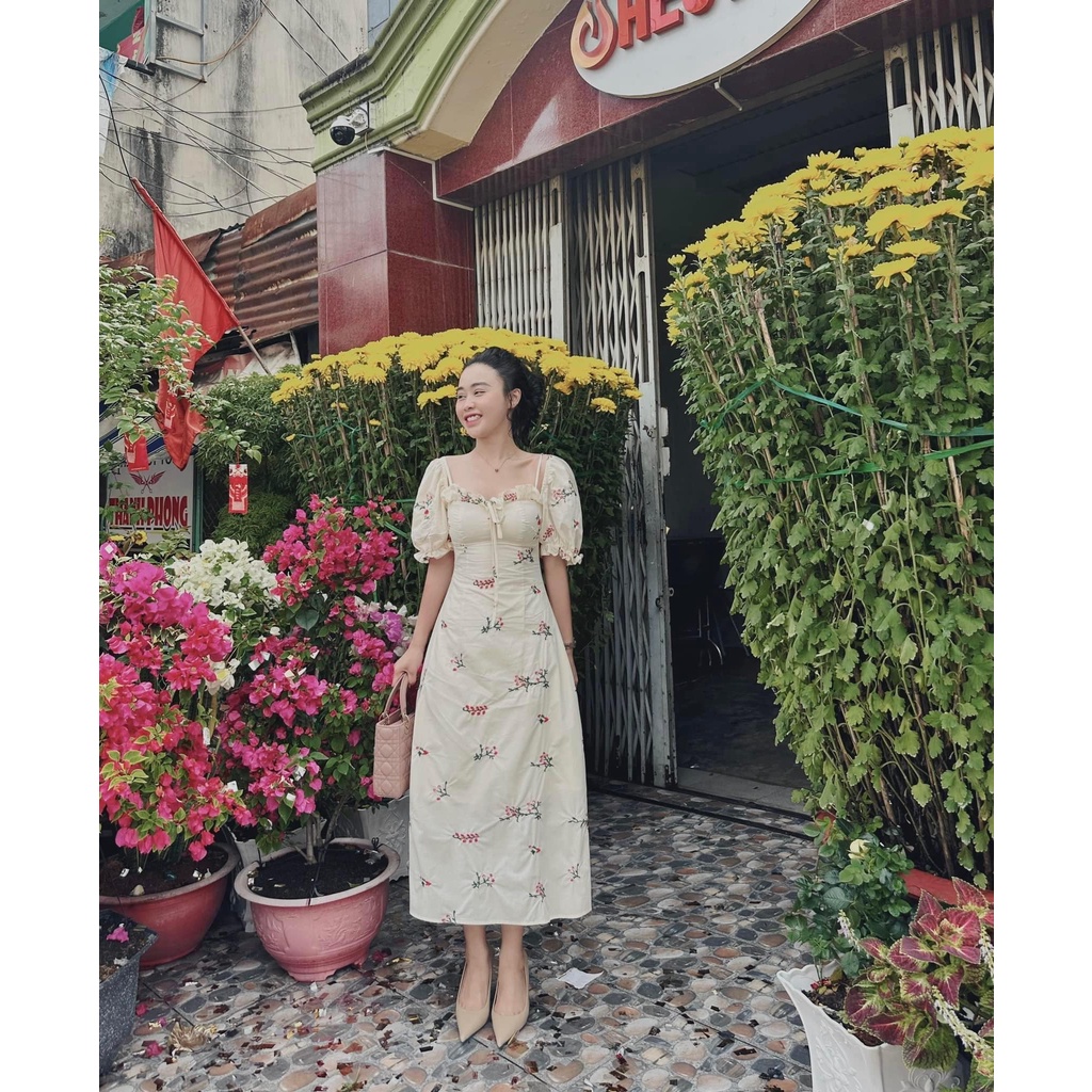 Váy tay phồng hoa thêu rút dây