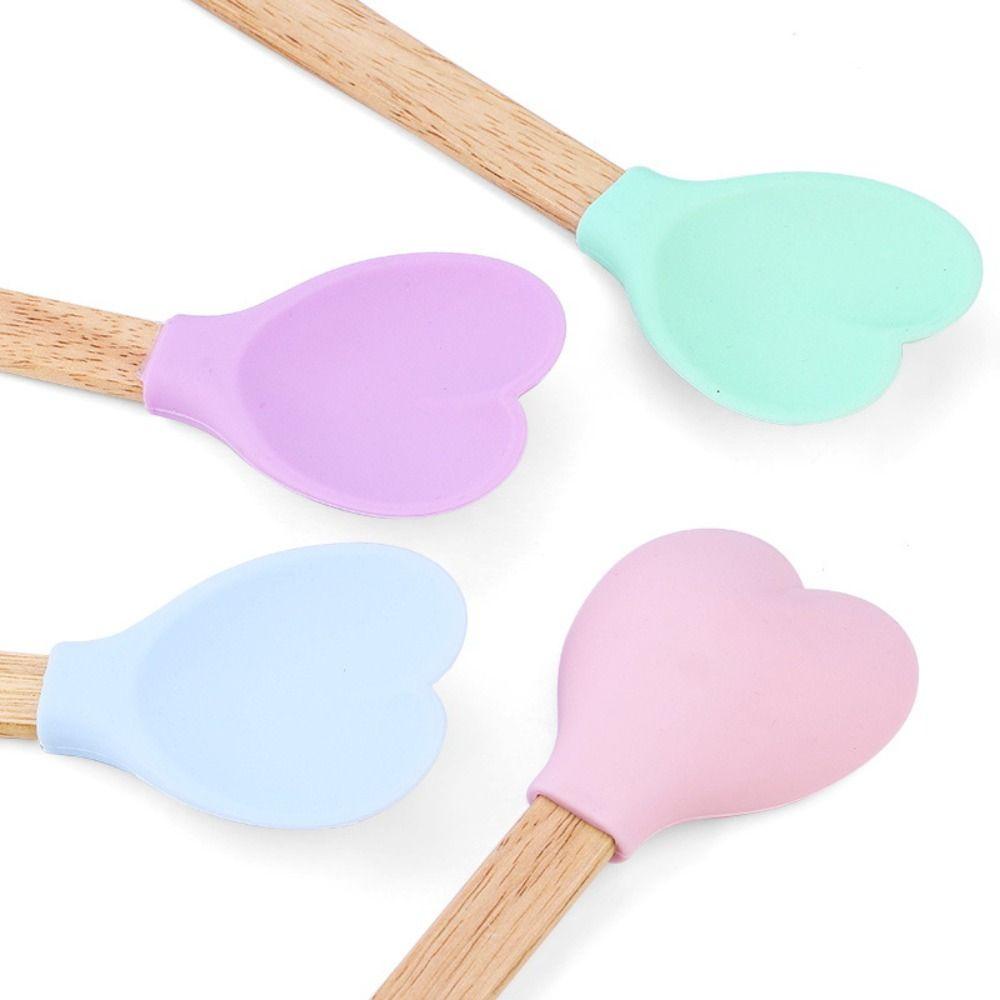 Muỗng Silicone Cán Gỗ Chống Dính Hình Trái Tim