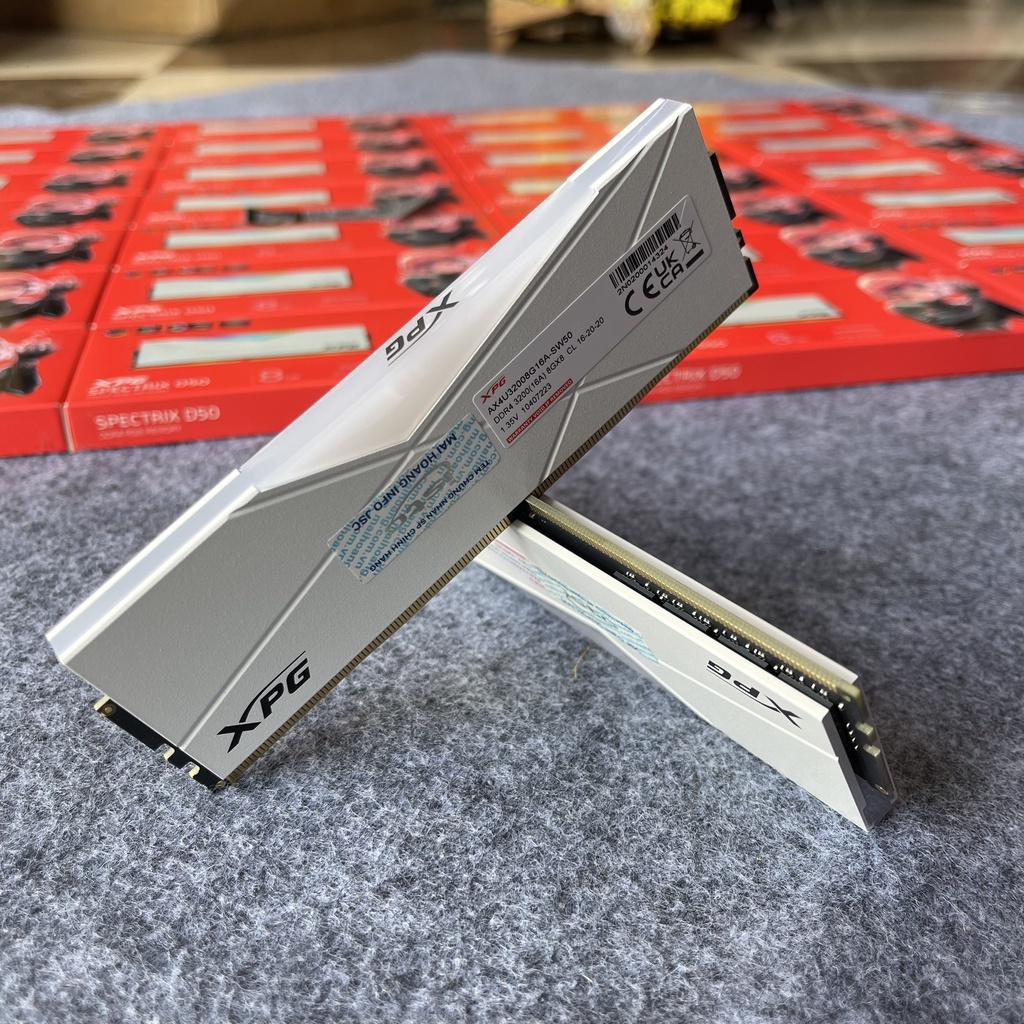 Ram PC Adata XPG Spectrix D50 RGB White 8GB  DDR4 3200Mhz - CHÍNH HÃNG MAI HOÀNG / HẢI ANH