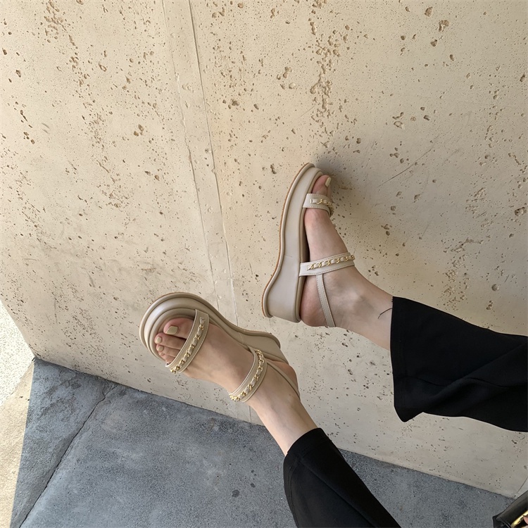 Giày Sandal Hở Ngón Đế Xuồng Dày Quai Xích Thời Trang 2023