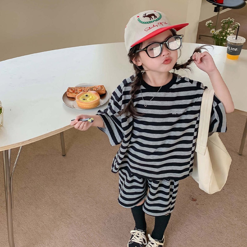 CATIMINI Set Áo Thun Tay Ngắn Kẻ Sọc Phối Quần short Dáng Rộng Thời Trang Hàn Quốc Cá Tính Cho Bé Trai