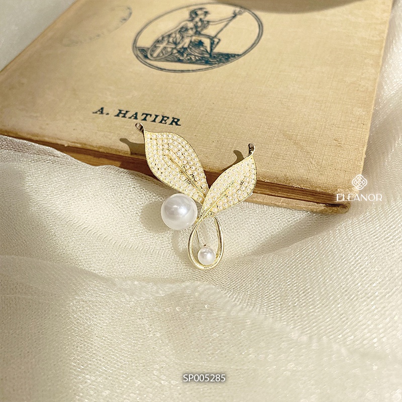 Ghim cài áo nữ Eleanor Accessories hình chiếc lá ngọc trai nhân tạo phụ kiện trang sức thanh lịch 5285