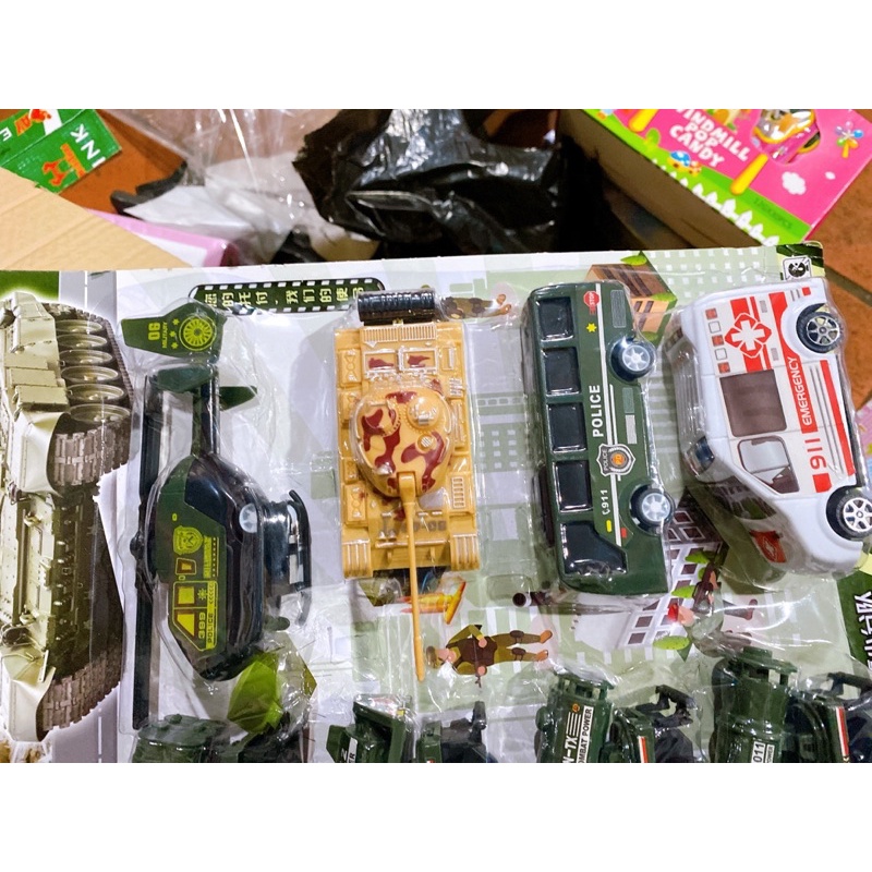 Vỉ 12 chiếc xe địa hình siêu đẹp