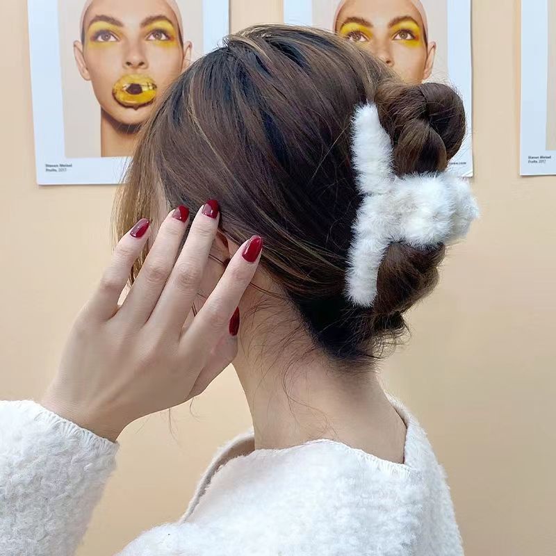 Kẹp tóc lông xù càng cua nhựa cứng phong cách Hàn Quốc