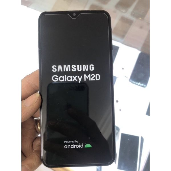 Điện thoại samsung galaxy M20 32gb pin 4000