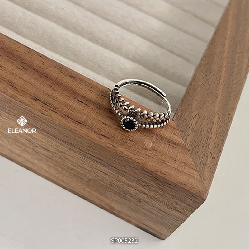 Nhẫn nữ hở bạc 925 Eleanor Accessories hình chiếc lá mặt tròn đính đá đen phụ kiện trang sức dễ thương 5232