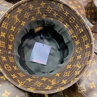 Cặp mũ bucker và lưỡi trai LV da