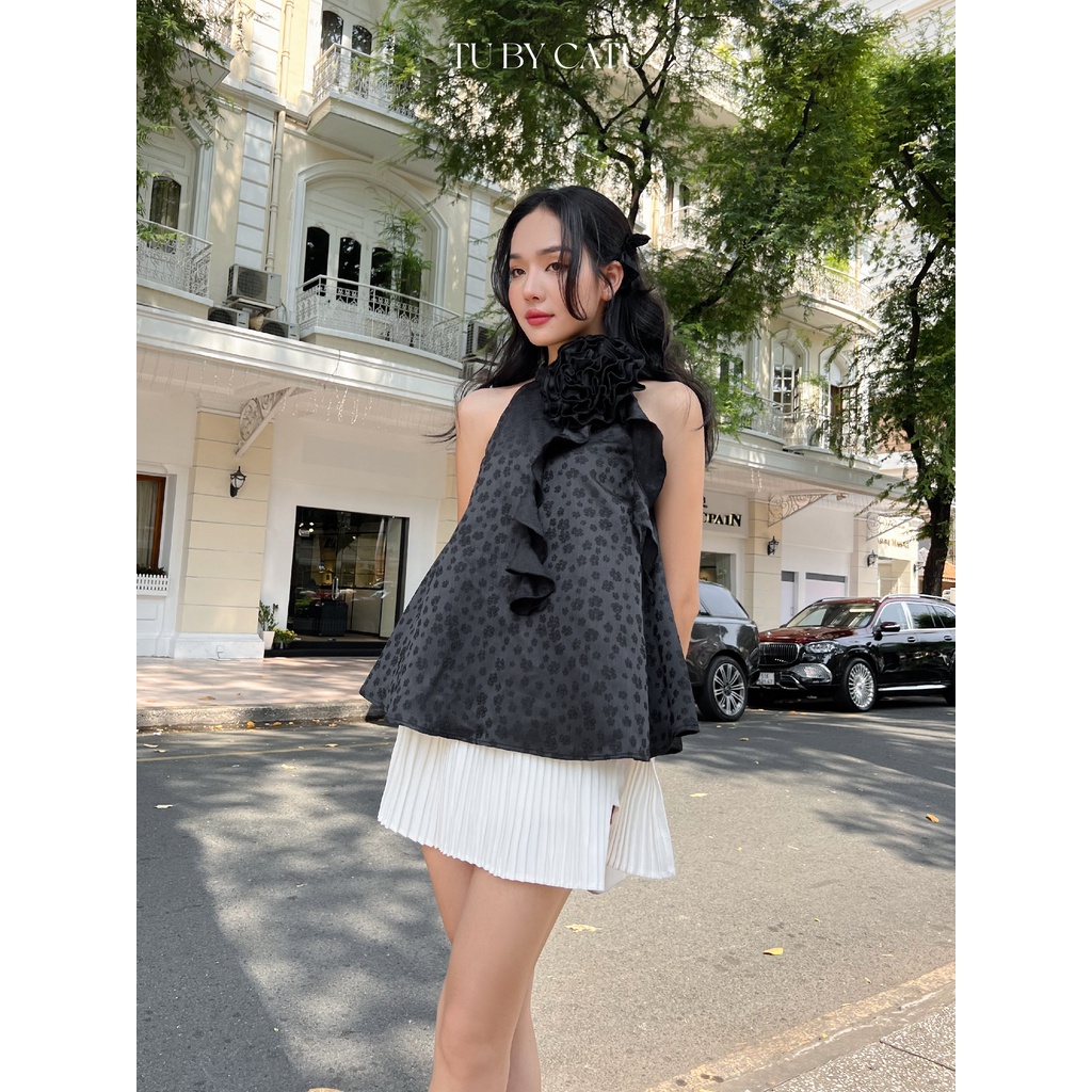 TUBYCATU | Áo yếm Black Rose Top đính hoa vải