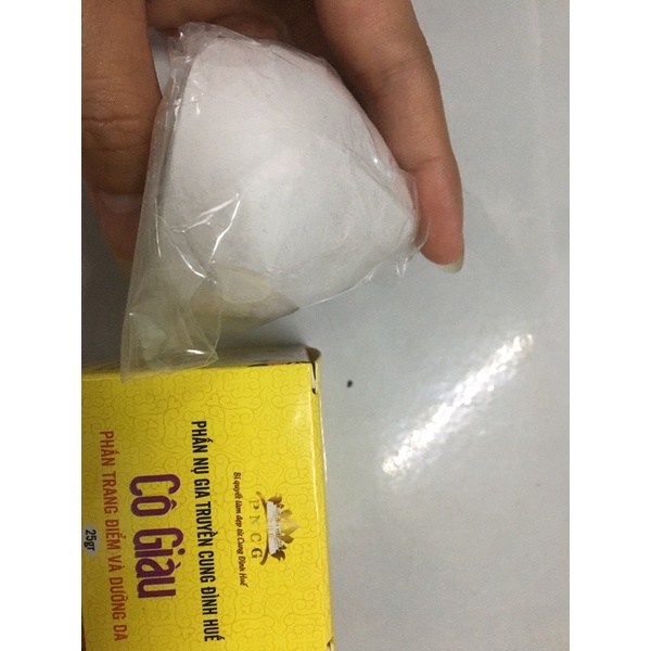 Phấn nụ cô Giàu kinh đô Huế gia truyền hoàn toàn tự nhiên.