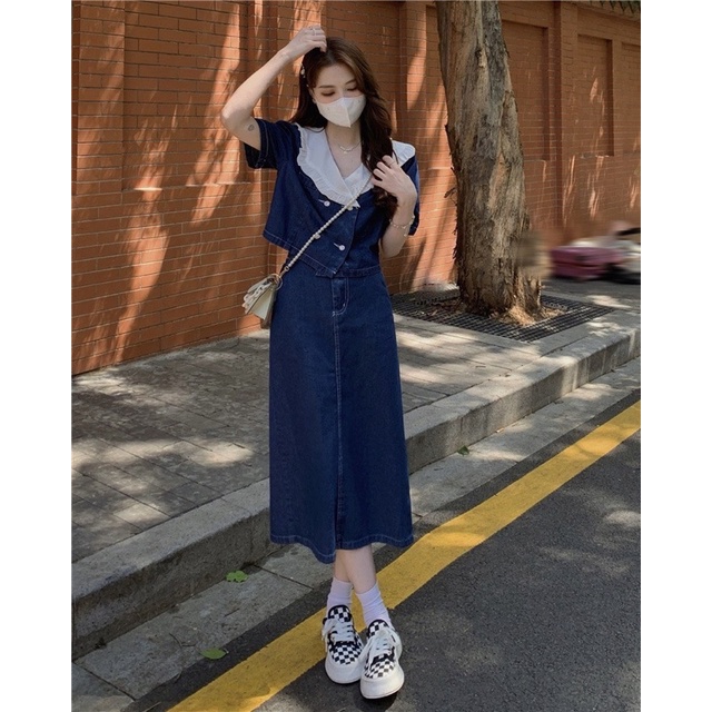 Set áo jean croptop phối cổ bèo với chân váy midi xanh