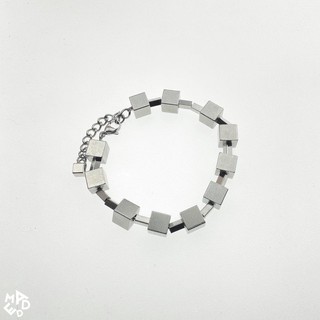 vòng tay charm vuông titan - Madde / 1666