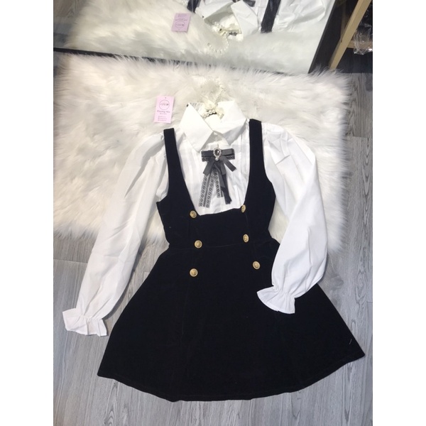 Set váy yếm nhung + áo sơ mi tay bồng tag nơ
