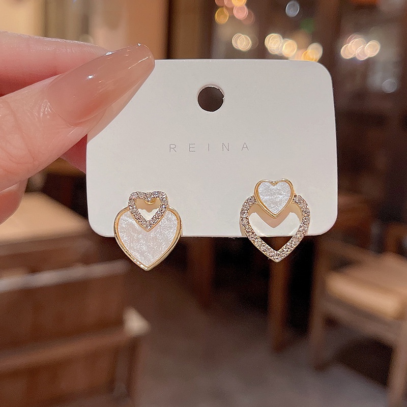 Khuyên Tai Hình Trái Tim Không Đối Xứng Kiểu Dáng Ngọt Ngào