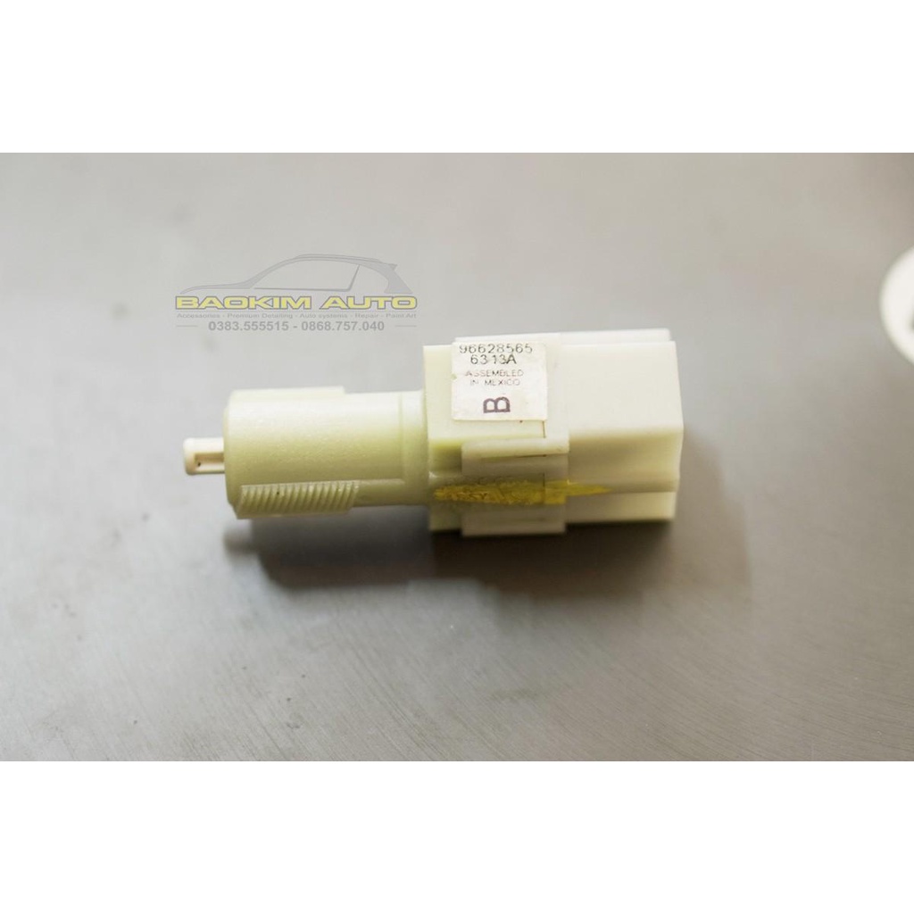 Công tắc chân phanh Chevrolet Captiva  C100 , chính hãng GM, Made in USA