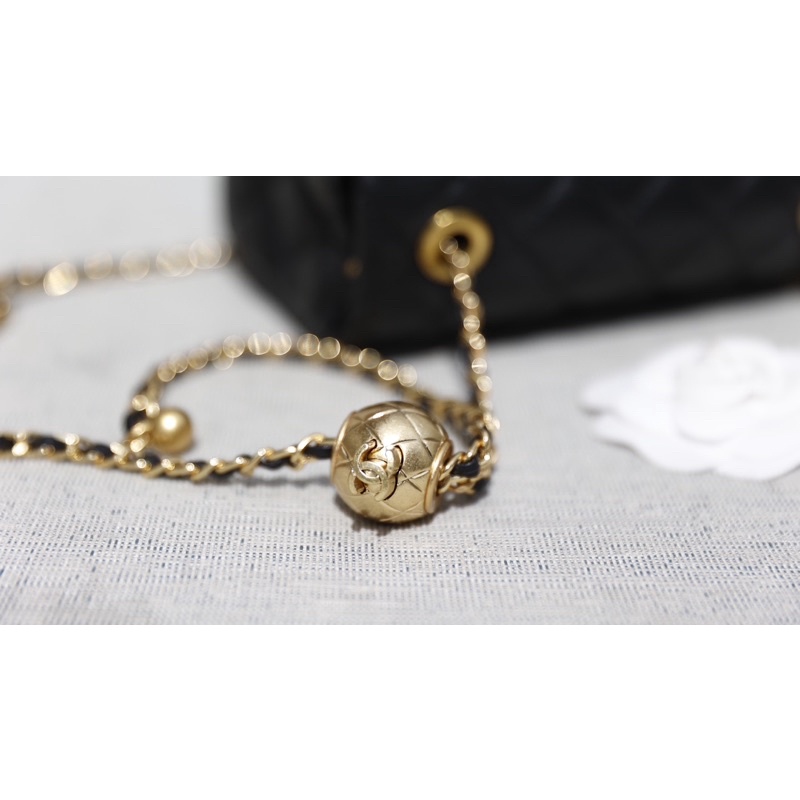 Túi đeo chéo Cha.nel Classic size 20cm charm quả cầu hàng đẹp fullbox