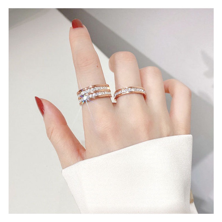 Nhẫn Cặp Bằng Thép Titan Không Phai Màu Đính Đá Zircon Chất Lượng Cao