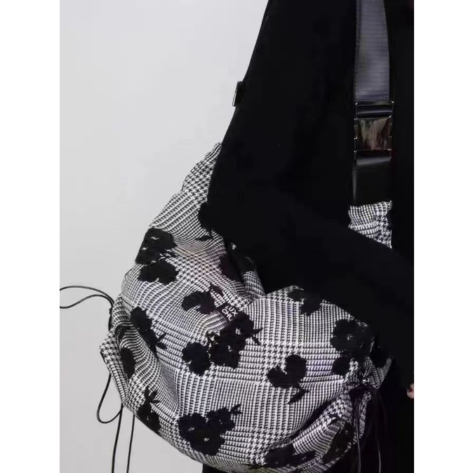 Big Tote Da Mềm Cỡ Lớn Đeo Chéo Một Bên Vai Mát Mẻ