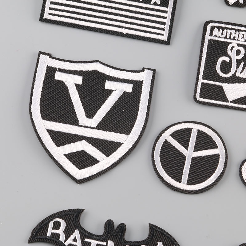 Miếng Dán Ủi Quần Áo Thêu Họa Tiết Màu Trắng Đen Độc Đáo DIY Sticker Dán Trang Trí Dễ Thương Xinh Xắn