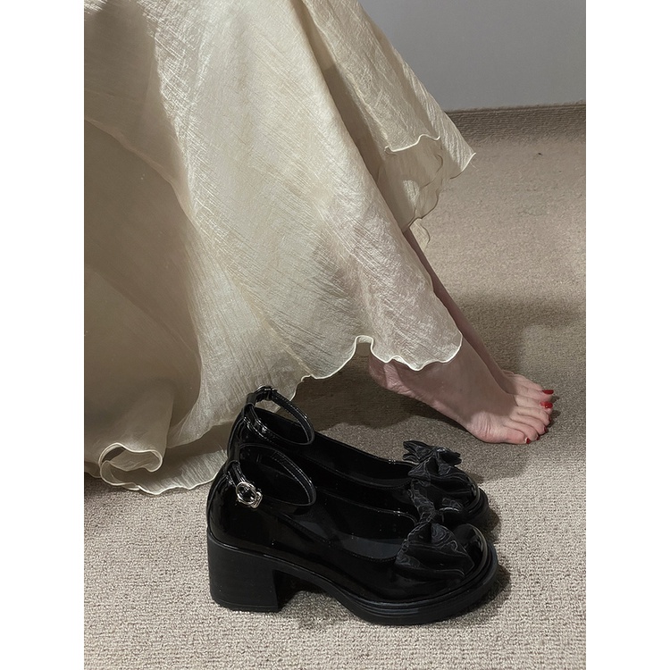 Giày Cao Gót Mary Jane Gót Dày Mũi Tròn Phối Khóa Cài Và Ngọc Trai Phong Cách Thời Trang Mới 2023