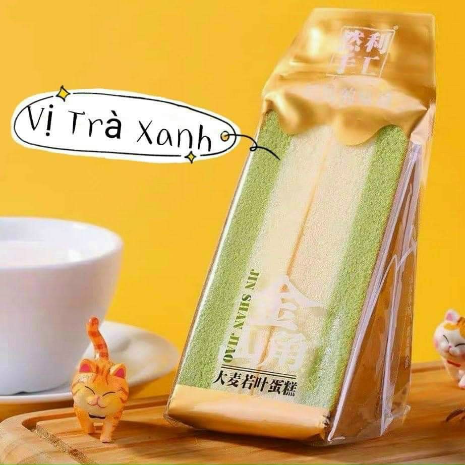 Bánh bông lan tam giác trà xanh - dâu - socola