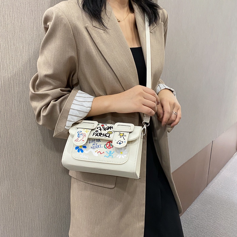 Túi Đeo Chéo Họa Tiết Graffiti Mẫu Mới 2023 Thời Trang Cho Nữ