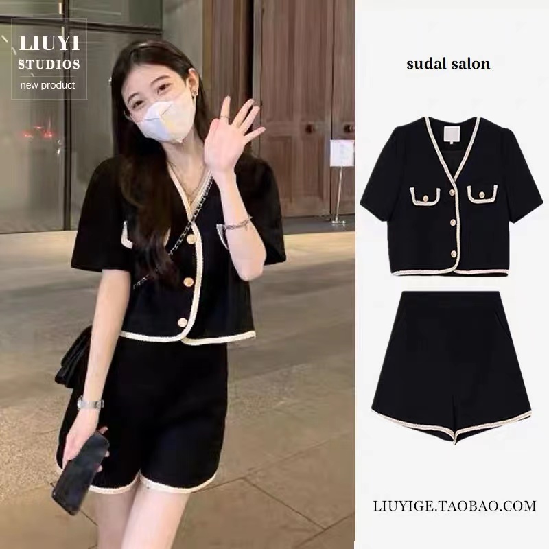 Set Áo Thun Tay Ngắn Cổ Chữ V Phối Quần short Lưng Cao Ống Rộng Thời Trang Cá Tính Cho