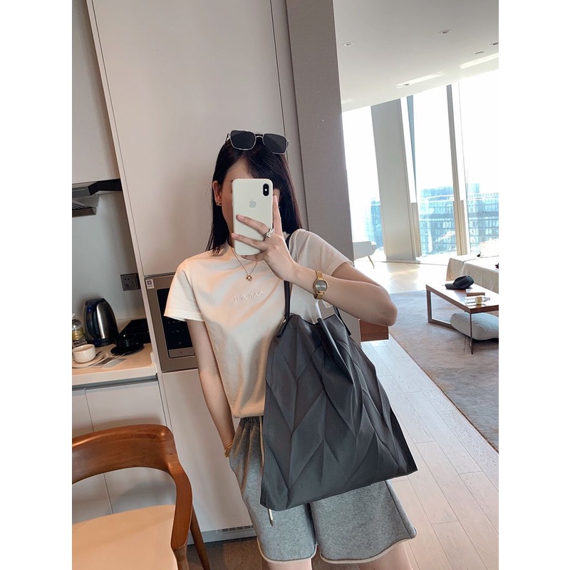 Miyake Túi Xách Canvas Xếp Ly Trọng Lượng Nhẹ Họa Tiết Hình Học Kim Cương Phong Cách Mới 2023