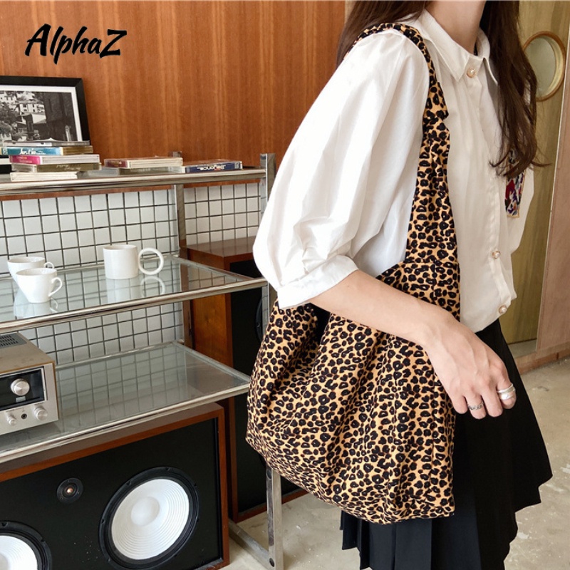 AlphaZ Túi canvas Đeo Vai / Đeo Chéo Cài Nút In Họa Tiết Da Báo Hợp Thời Trang Dễ Phối Đồ Cho Học Sinh
