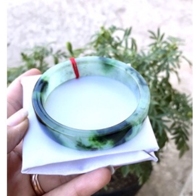 Vòng phi thuý bản vuông