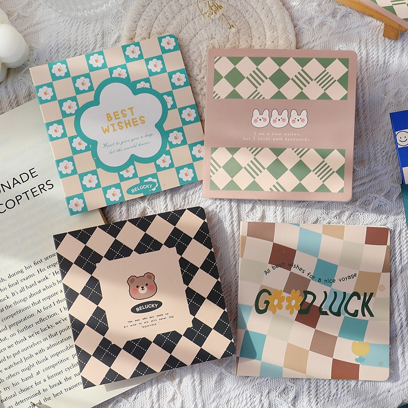 Thiệp dạng retro bao gồm bì thư và tem niêm phong purpleheartbora