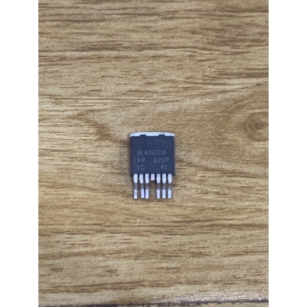 Mosfet IRL40SC228 7P IRLS 8409 7P dùng làm máy hàn cell siêu tụ
