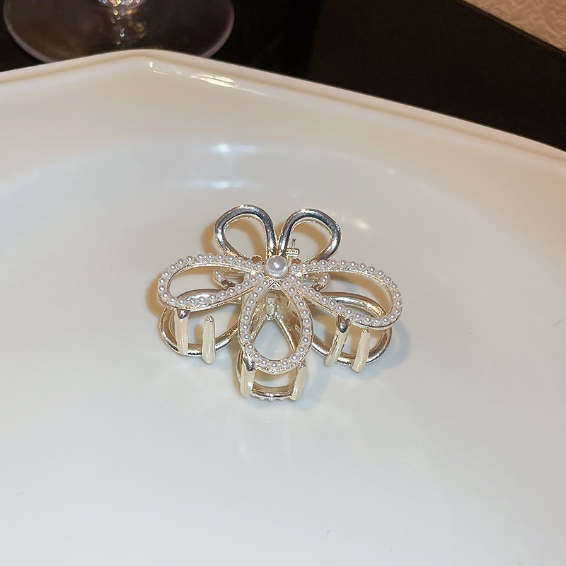 Kẹp Tóc Hình Hoa Bướm Đính Ngọc Trai Sang Trọng