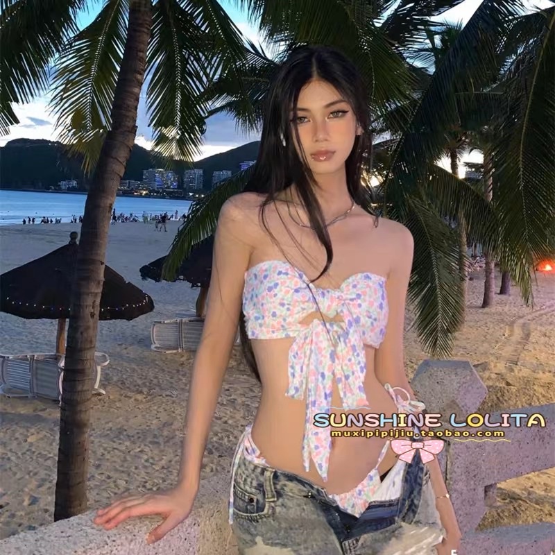 (9128) SET BIKINI HAI MẢNH BUỘC DÂY TRẮNG HOA NHÍ