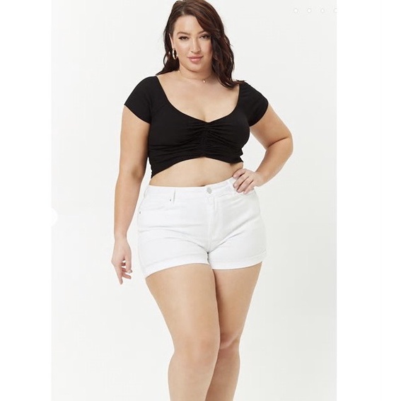 Quần Sọt Jean Trắng BigSize có size 36-42. Vải cotton dày và co giãn.