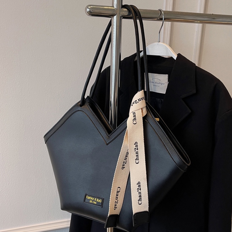 Túi Đeo Vai Dây Rút Hình Trái Tim Sức Chứa Lớn Thời Trang Cho Nữ