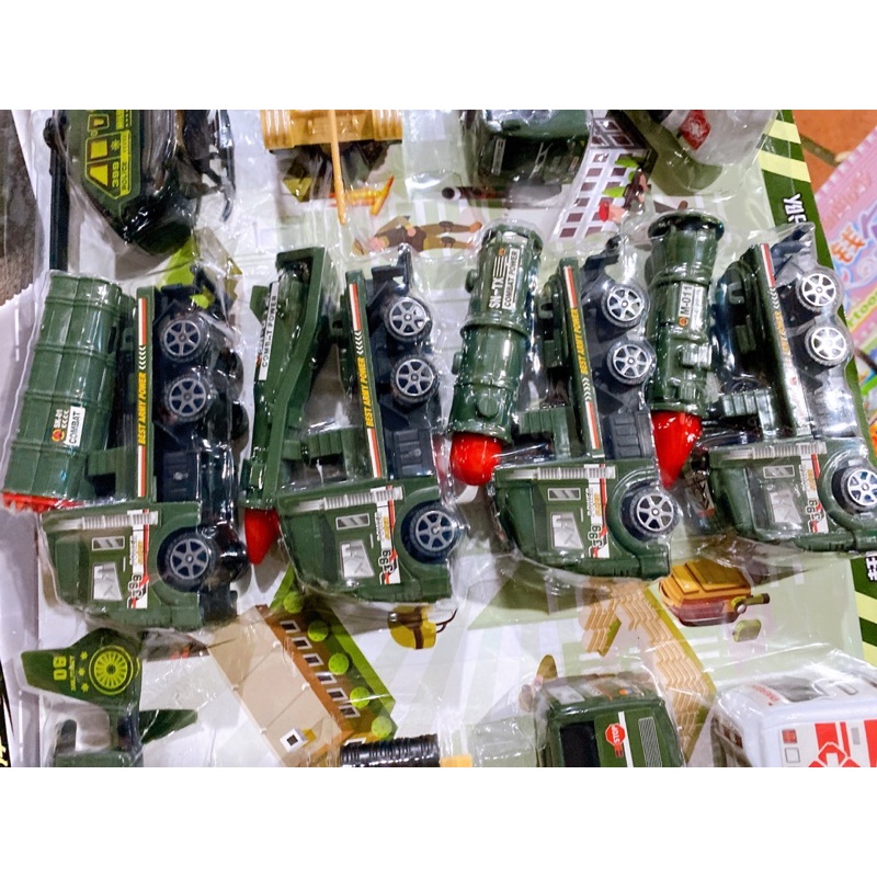 Vỉ 12 chiếc xe địa hình siêu đẹp