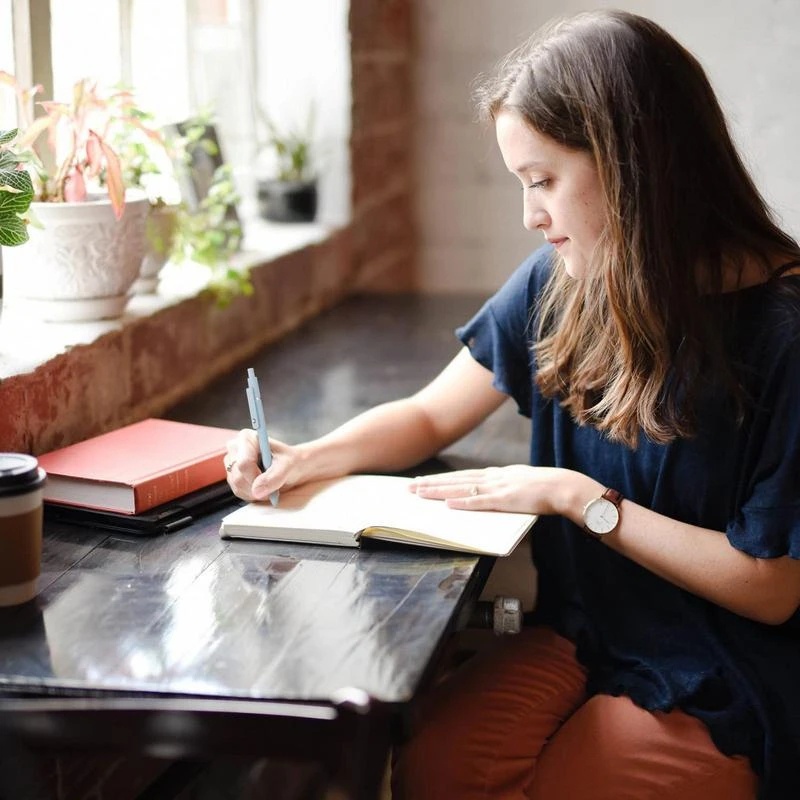 Bút Bi Mực Đen Ngòi 0.5mm Có Chi Tiết Dễ Thương