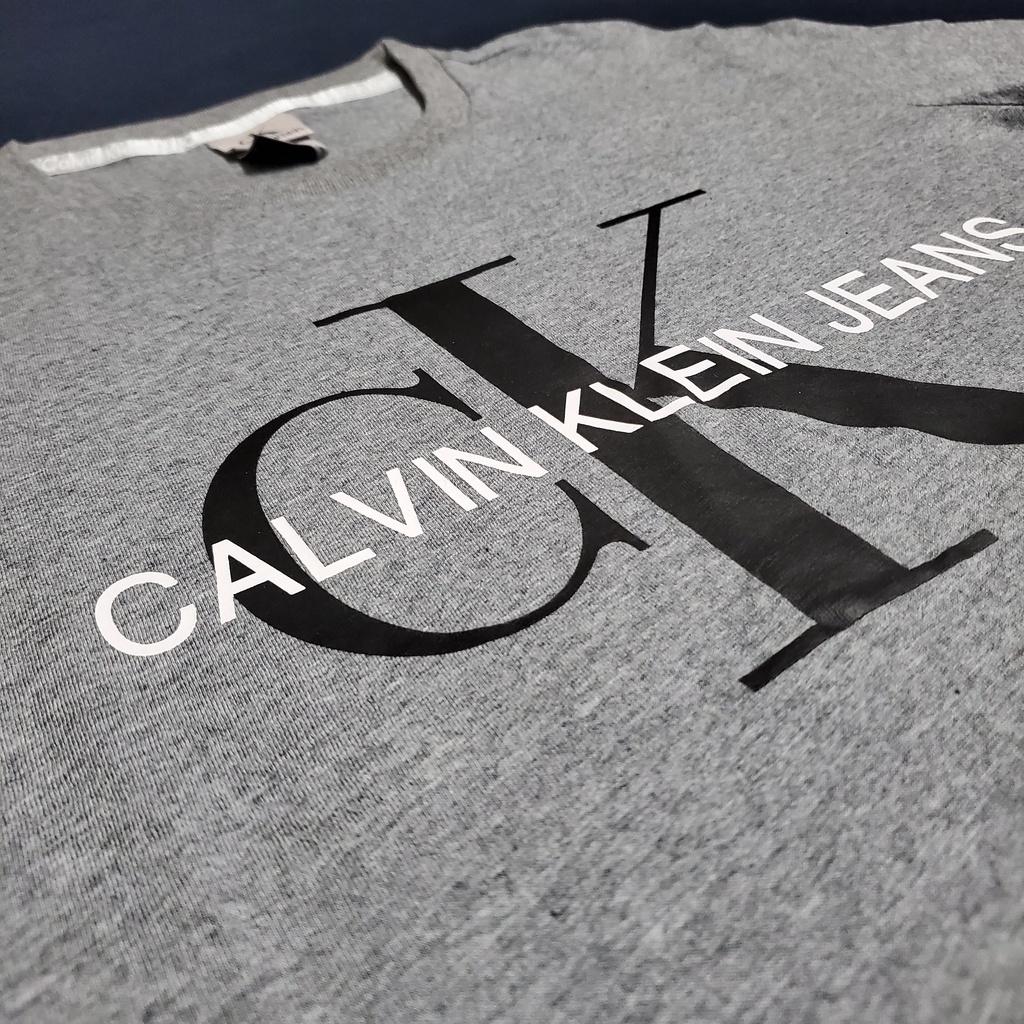 Áo thun Calvin Klein