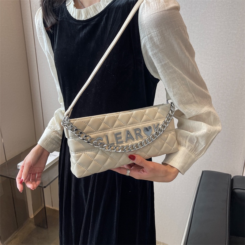 Túi Đeo Chéo Thêu Họa Tiết Đường Kẻ Đính Đá Mẫu Mới 2023 Thời Trang Cho Nữ