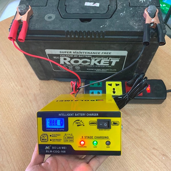 Máy sạc bình ắc quy ô tô xe tải 12V 24V 200AH công suất lớn 15A sạc siêu nhanh tự ngắt khi đầy có quạt tản nhiệt