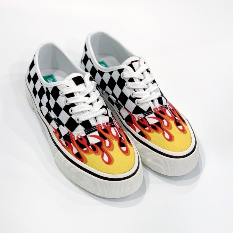 Giày sneaker (dây) AATLAS in hoạ tiết caro&lửa size 37/38/39